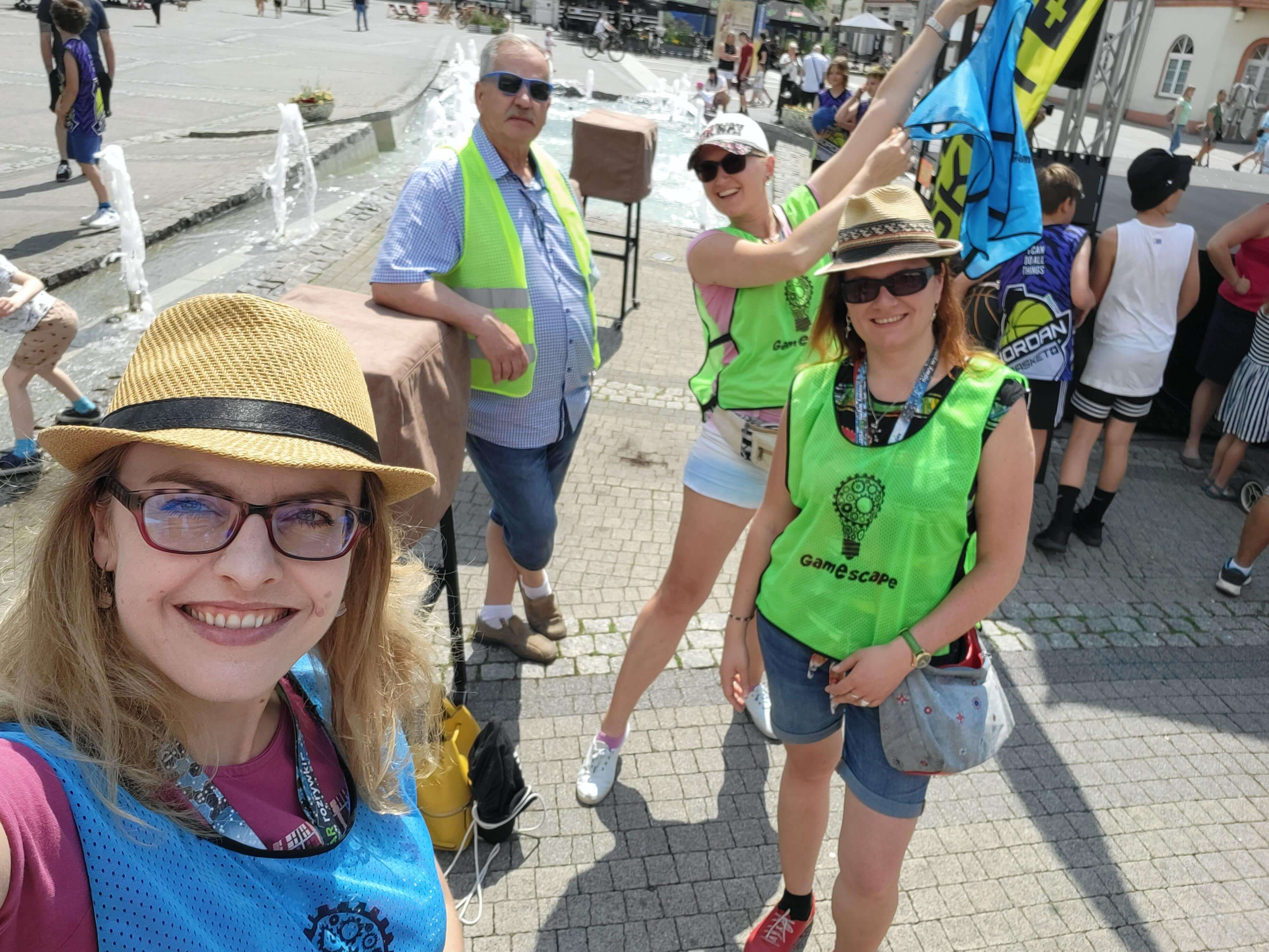 ATTRACTIONS FOR A FAMILY PICNIC